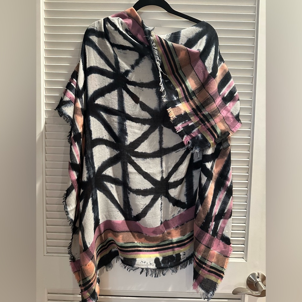 Steve Madden square scarf wrap